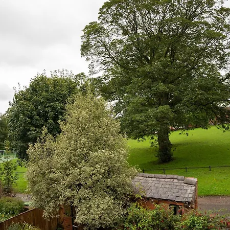 Peaceful Nr Roundhay Park